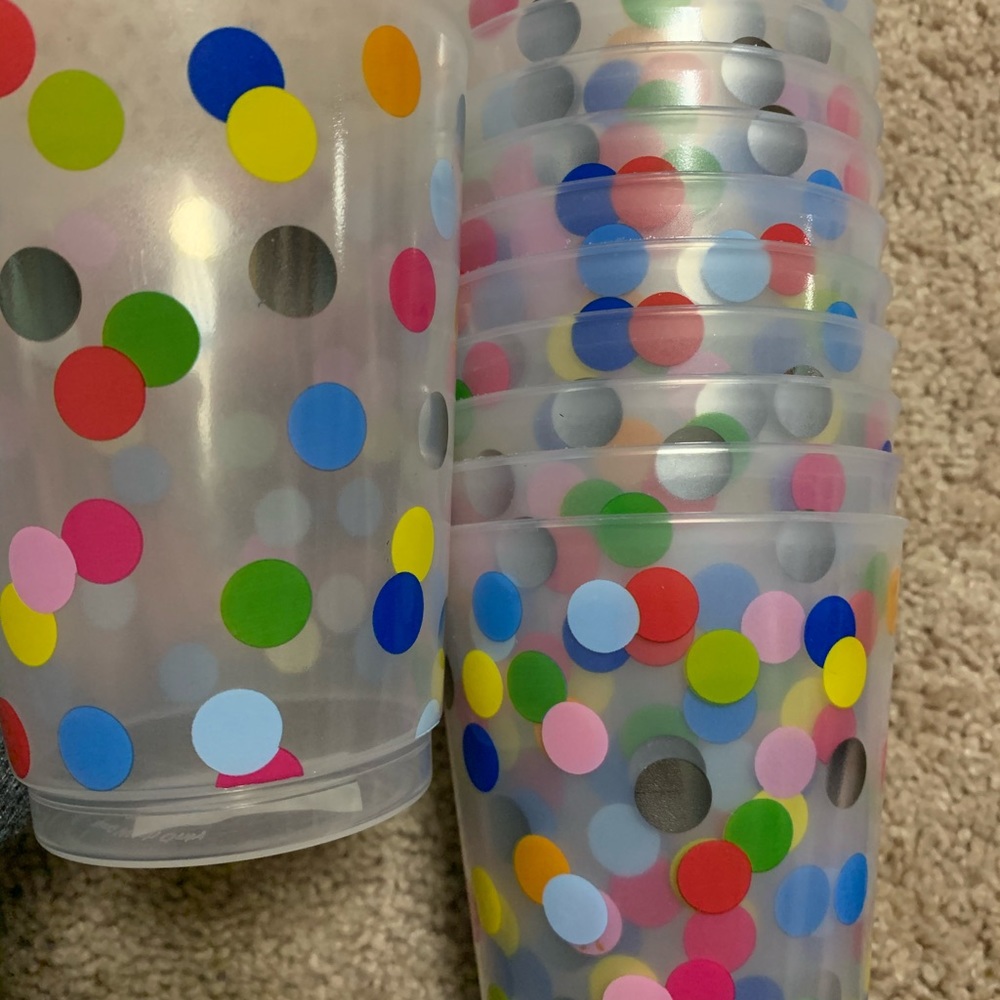 Plastic birthday dot cups